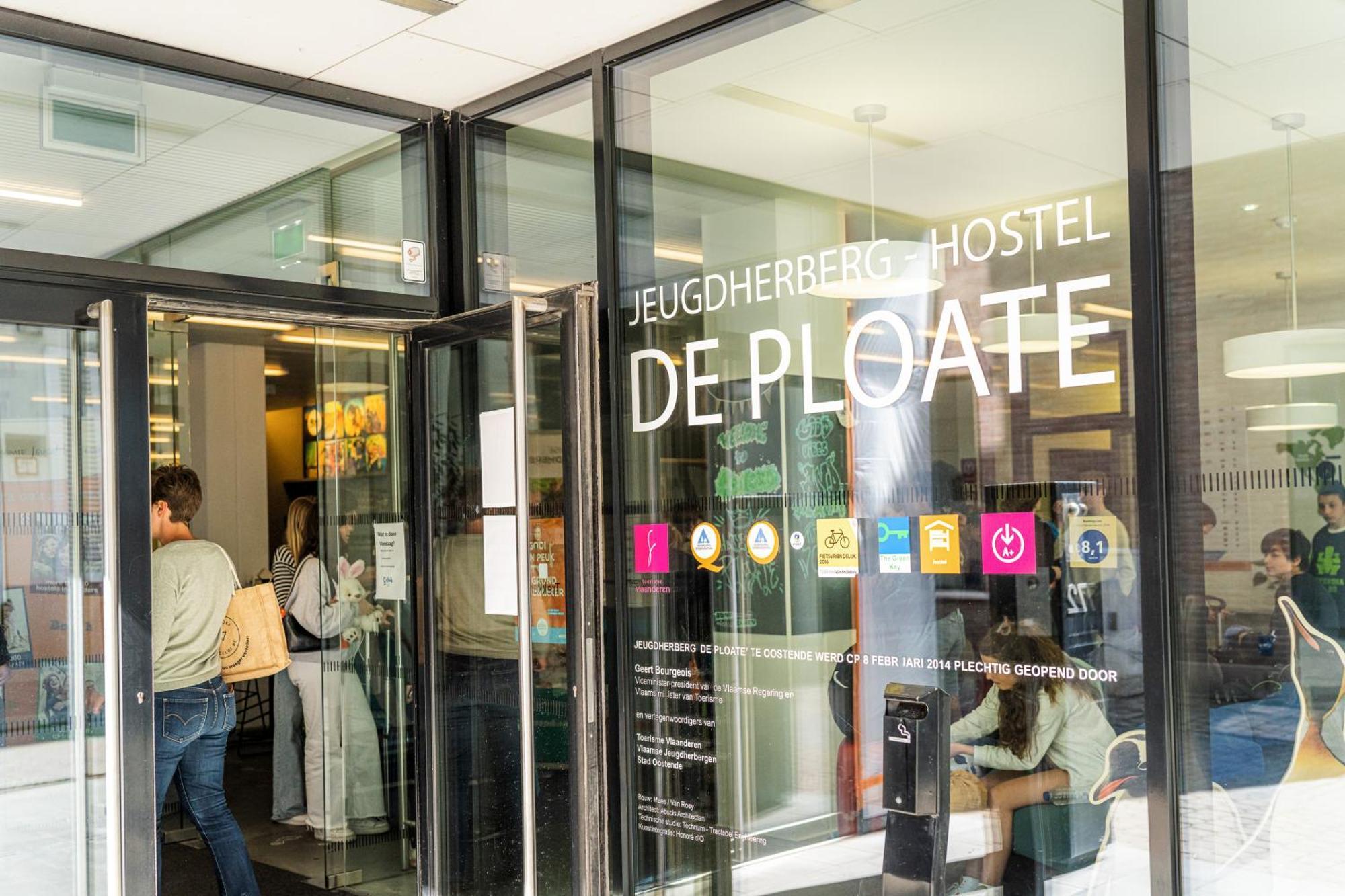 De Ploate Hostel Остенде Экстерьер фото